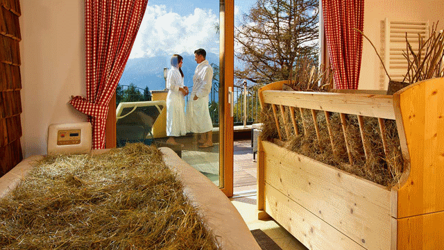 esistono infinite varianti della pratica del bagno di fieno il consiglio ovviamente quello di cercare la pi adatta tra le spa del trentino alto adige