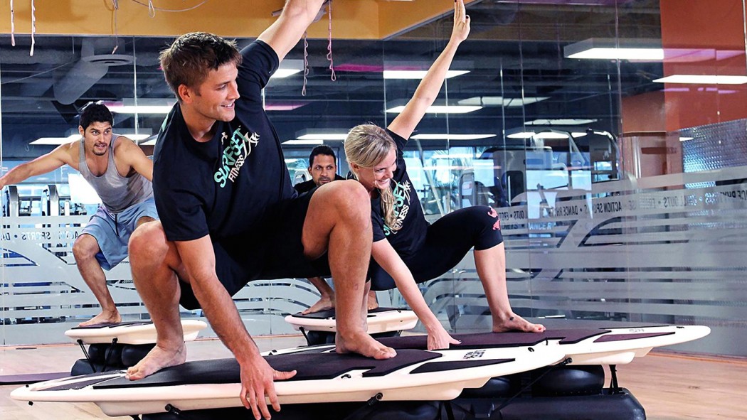 surf in palestra con tavola