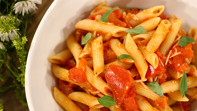 wellness food pasta pomodoro