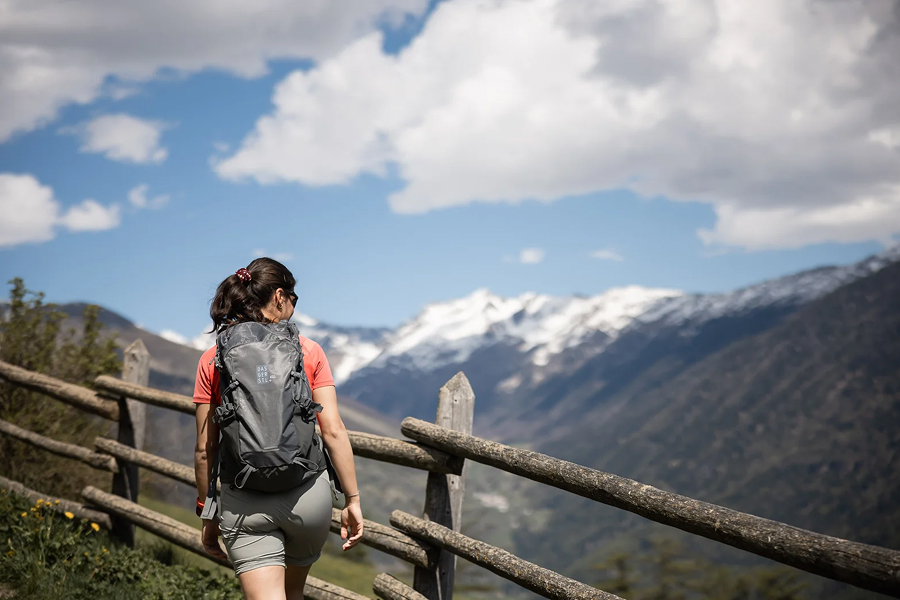 In cammino sui sentieri della Val Venosta
